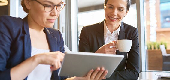 Consultant working with charity senior management