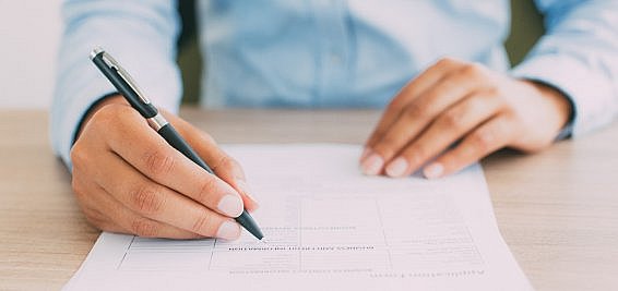 candidate making a job application