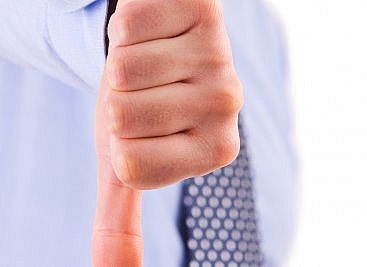 candidate gives a thumbs down to a management consultancy job offer