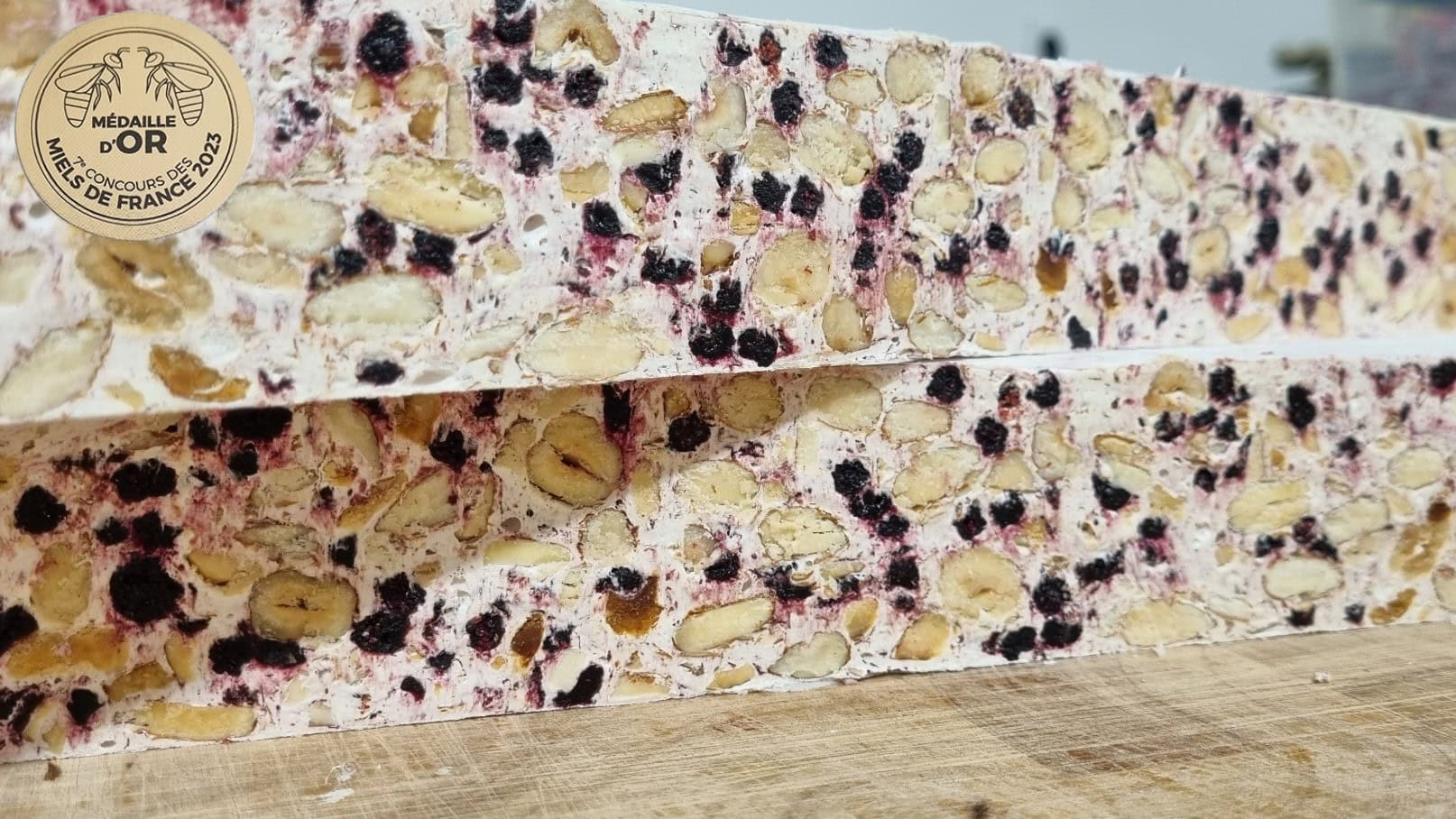 Nougat artisanal aux myrtilles