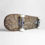 Skateboard van onbewerkt hout