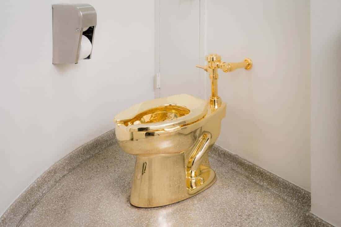 een echt gouden wc