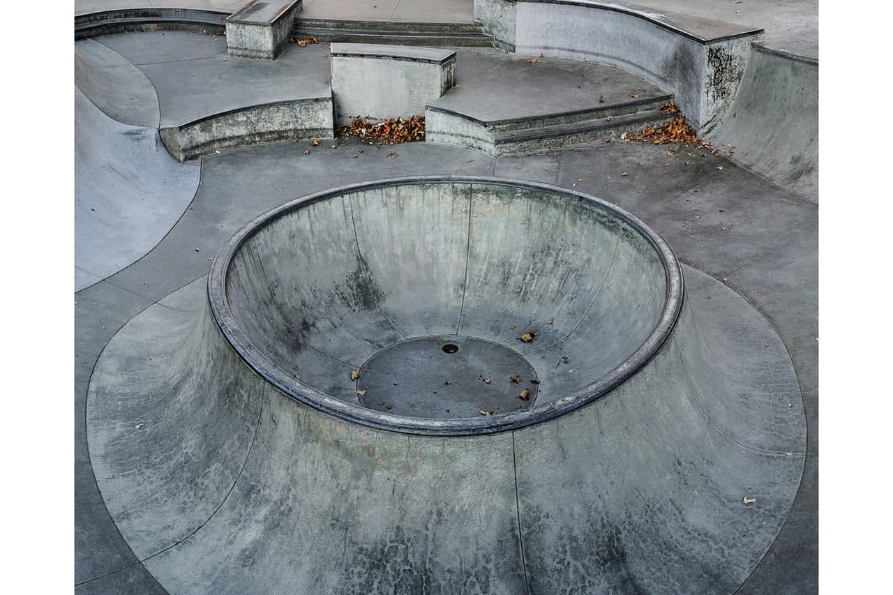 Afbeelding uit het fotoboek California Concrete, a Landscape of Skateparks van Amir Zaki