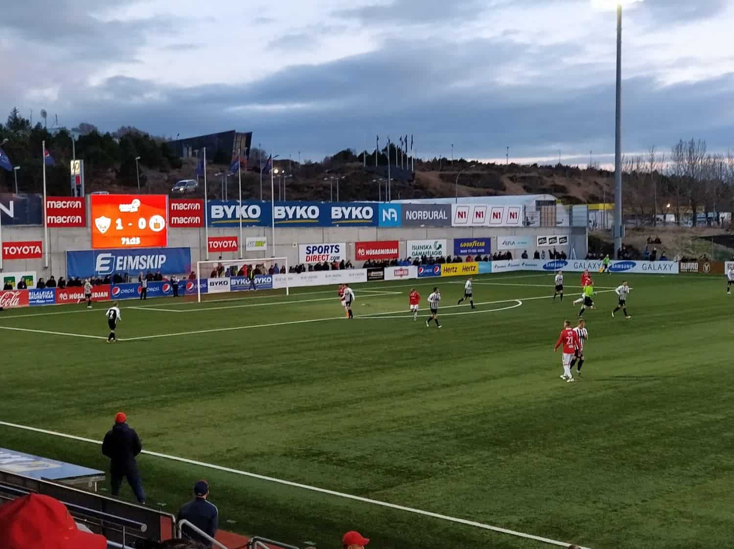 voetbalwedstrijd in Reykjavik