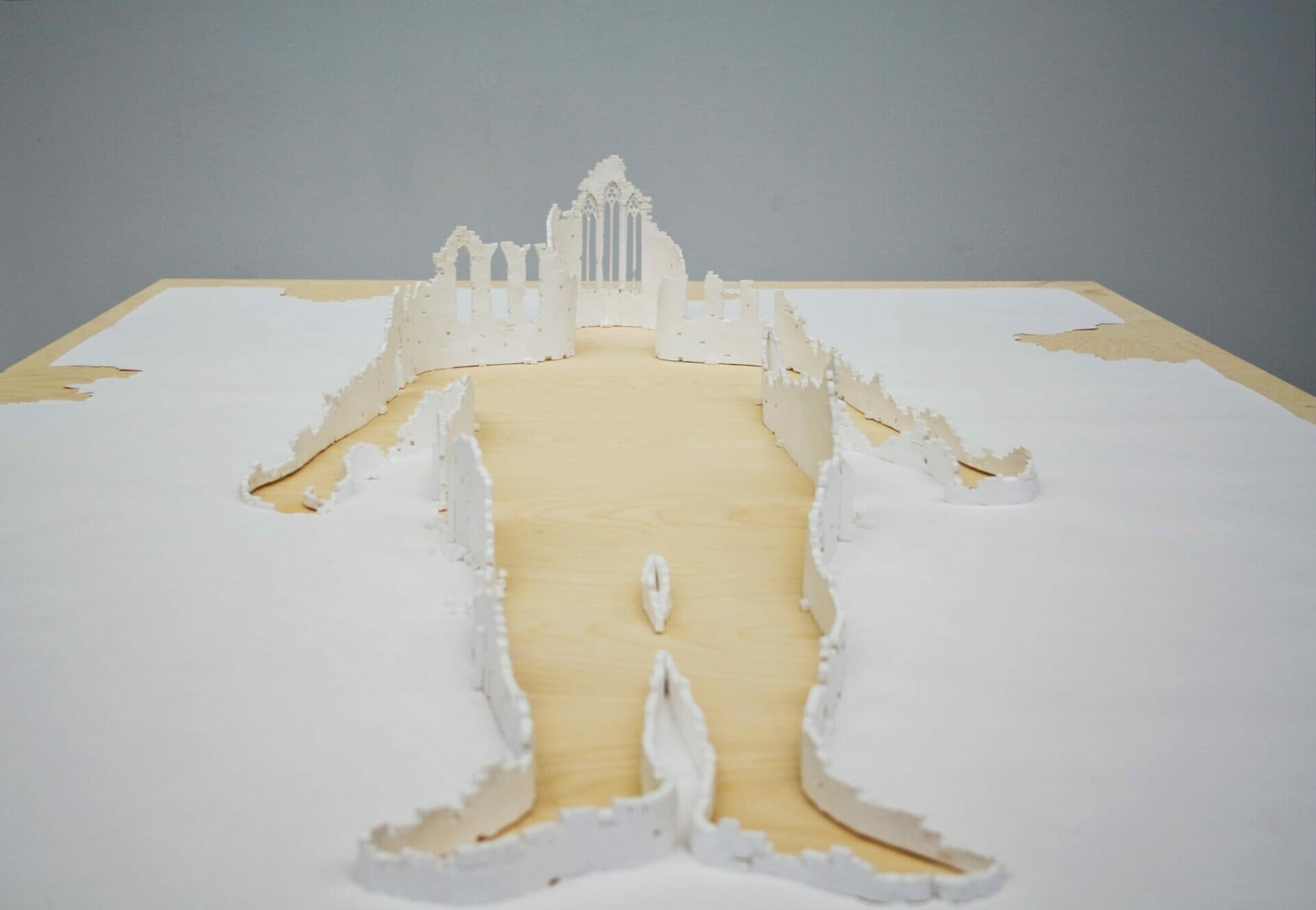 Peter Callesen maakt indrukwekkende bouwwerken uit 1 vel papier