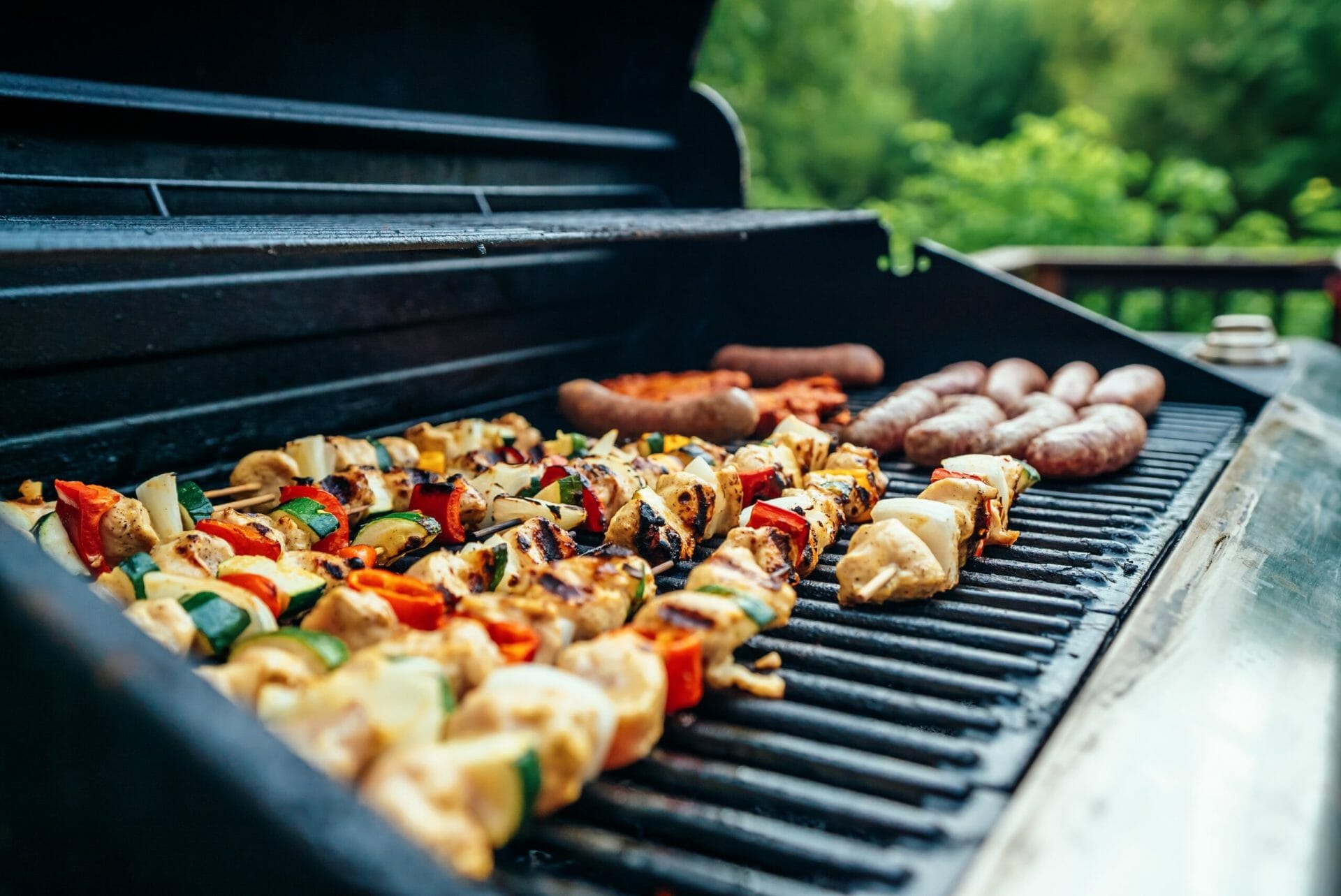 Zo organiseer je de perfecte zomerse barbecue