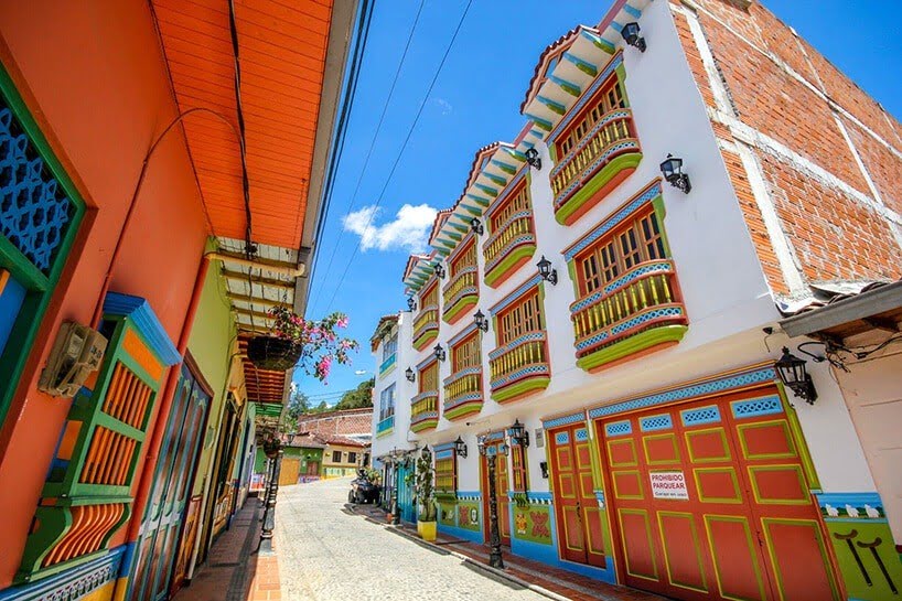 kleurrijk dorpje in Colombia