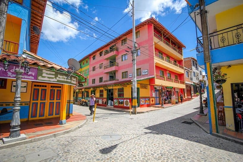 kleurrijk dorpje in Colombia