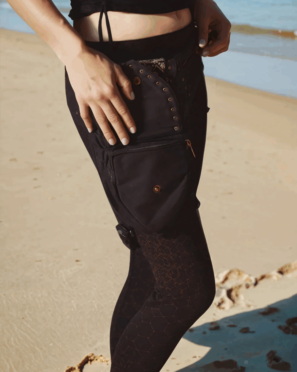 festival-tasche-schwarz-mit-bein