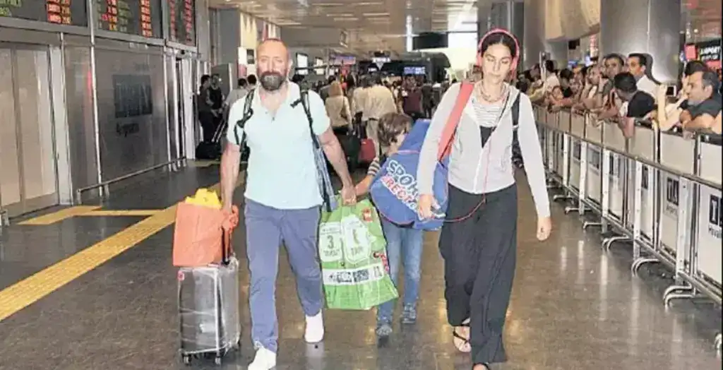 halit ergen&ccedil; at istanbul airport