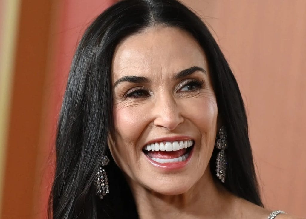 implanturi dentare demi moore &icirc;n 2025