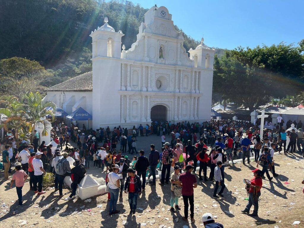 santuario de san mat&iacute;as, la campa, honduras. sacerdotes y seminaristas