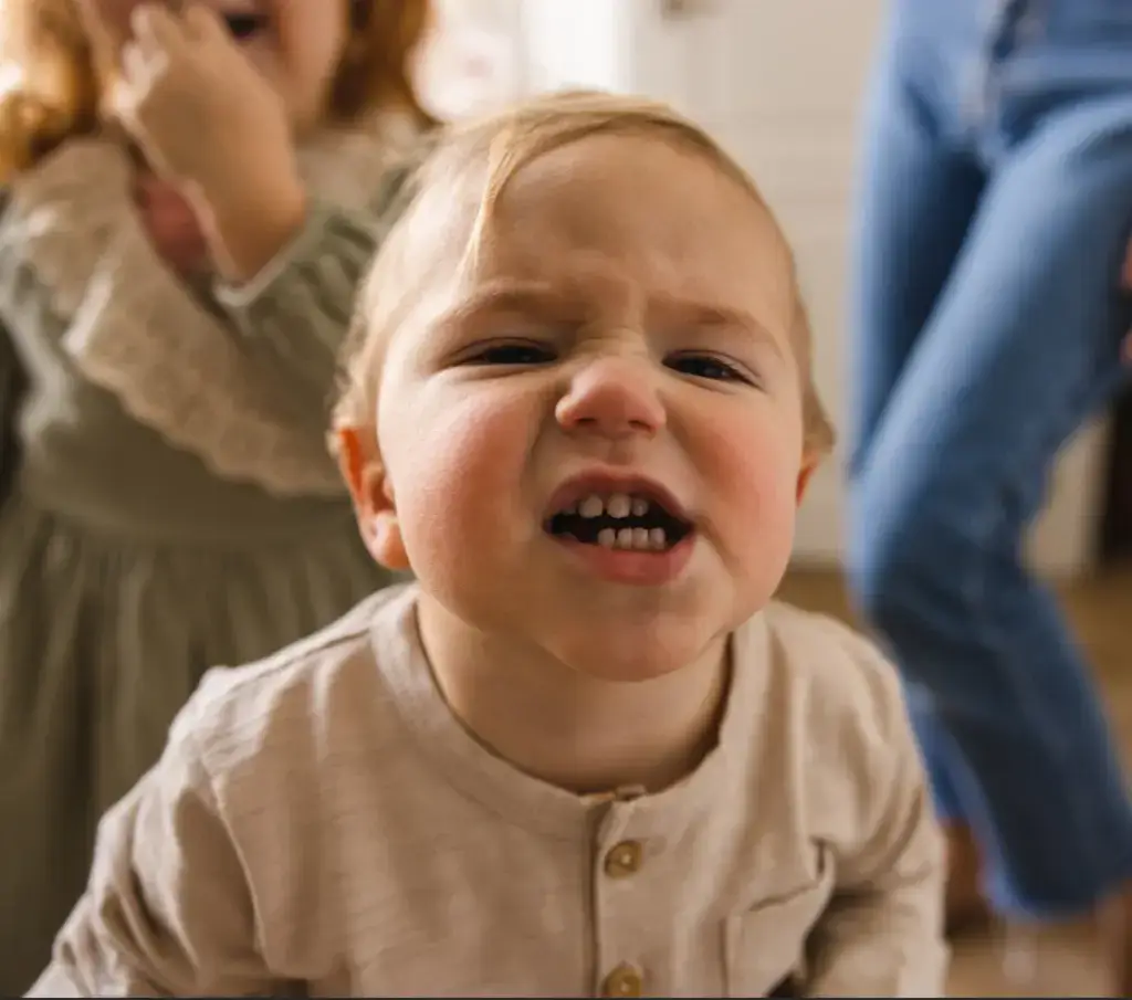 come fermare il bambino che digrigna i denti