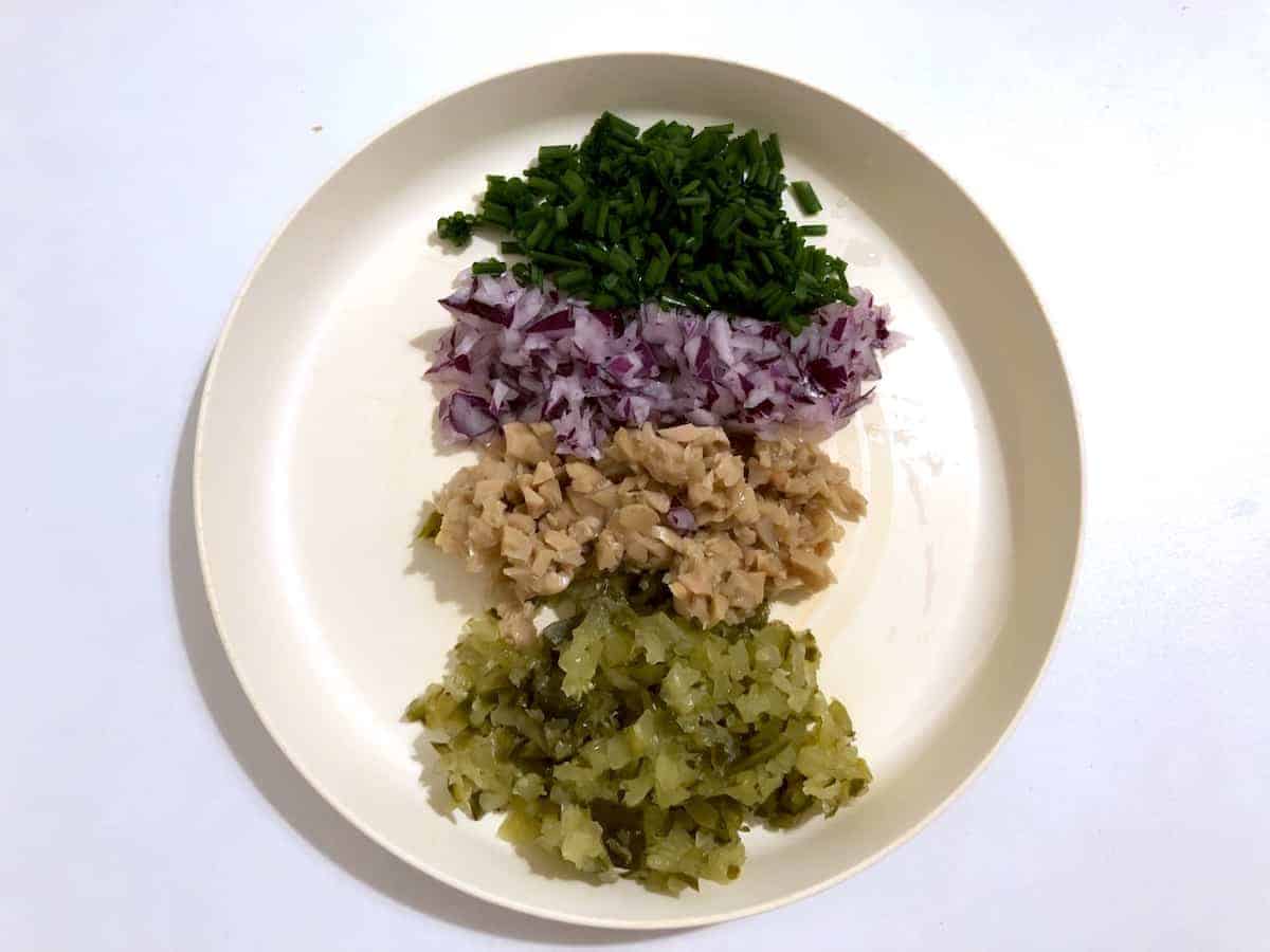 A Polish recipe with onions, carrots and green peppers that is ready in 5 minutes.