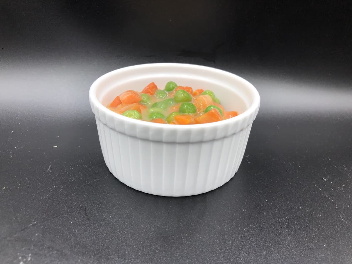 groszek z marchewką carrot with green peas.