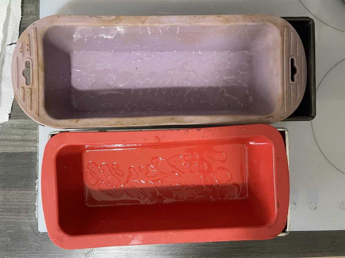Two oiled bread pans.