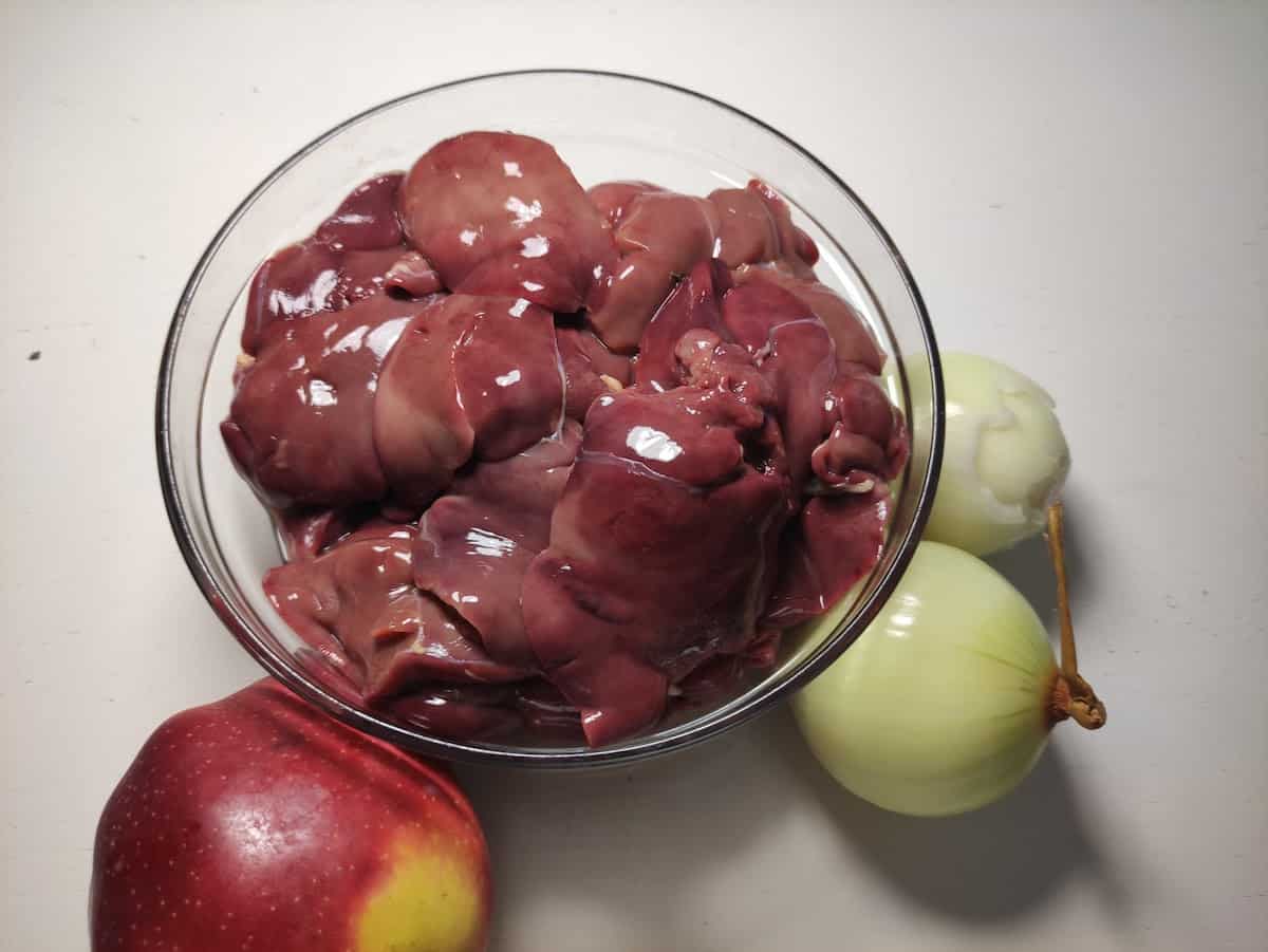 Liver, apples and onions.