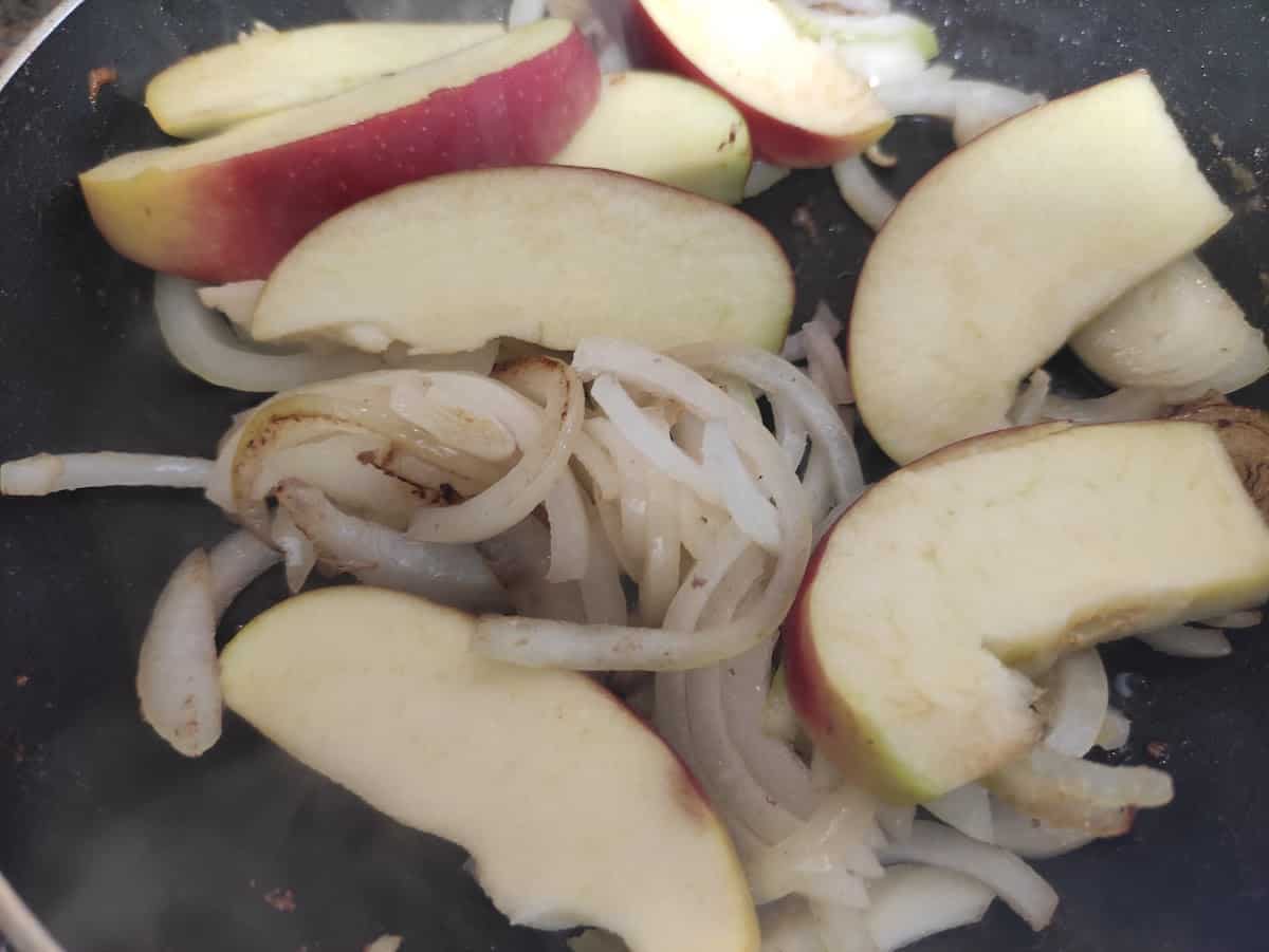 Apples and onions frying.