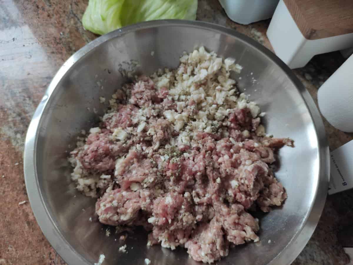 Mix the cauliflower and mince meat