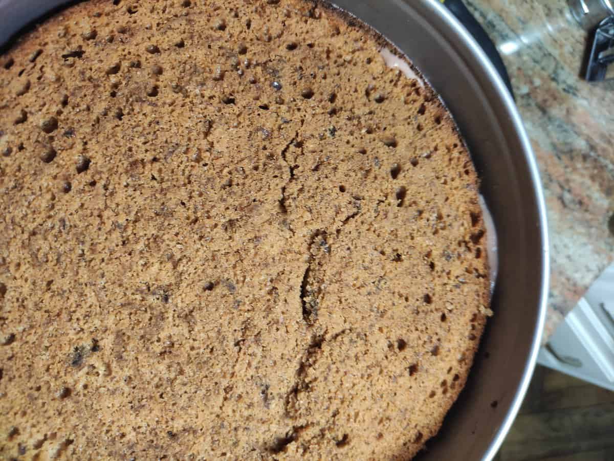 Cut the cake horizontally