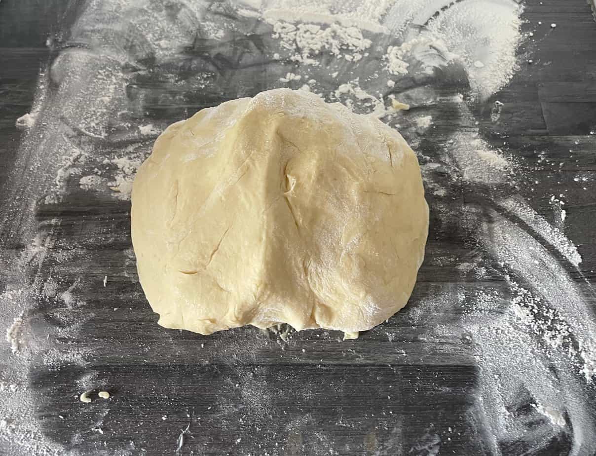 Divide the dough.