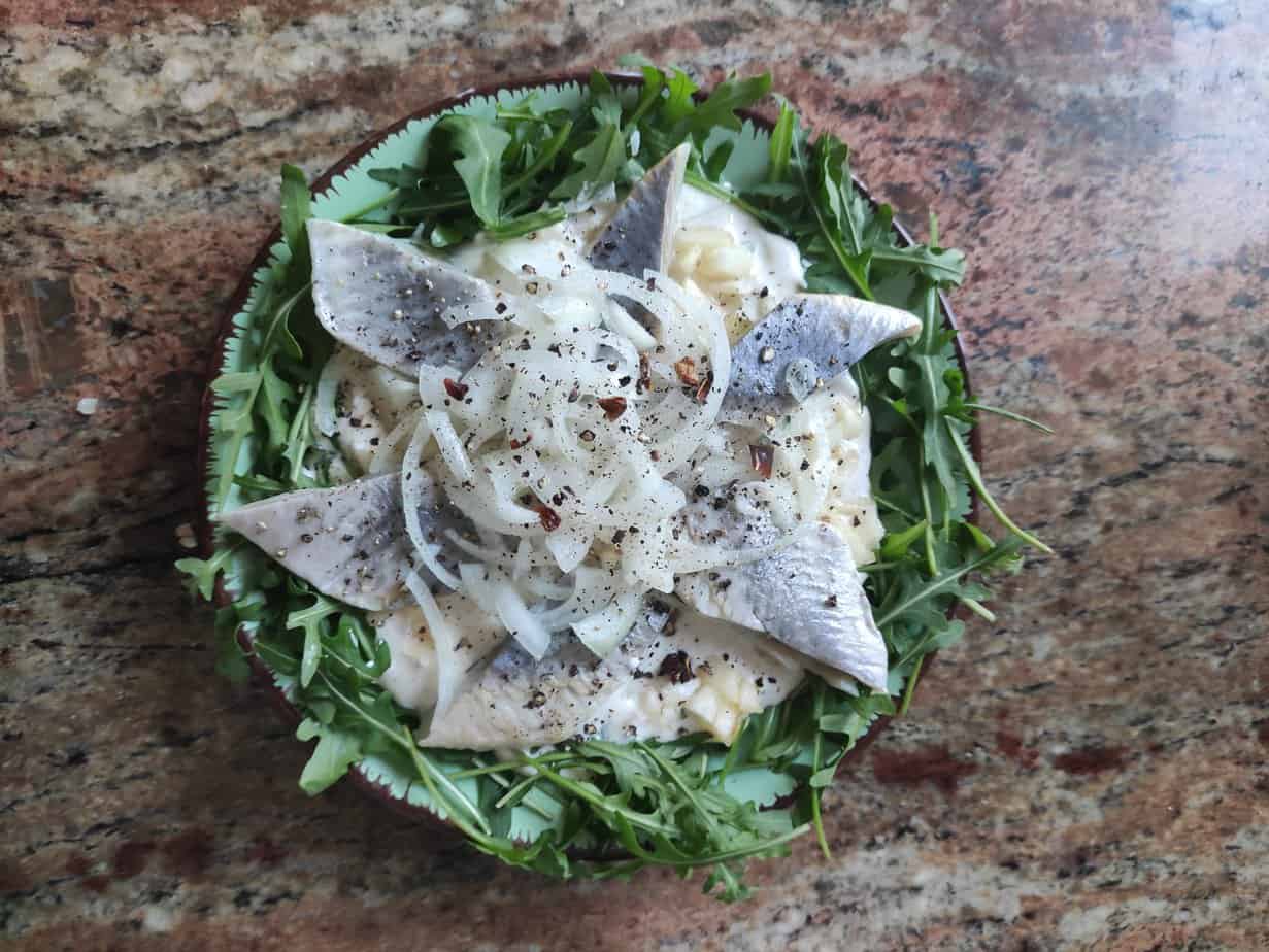 The easy herring appetizer recipe is ready to be served.