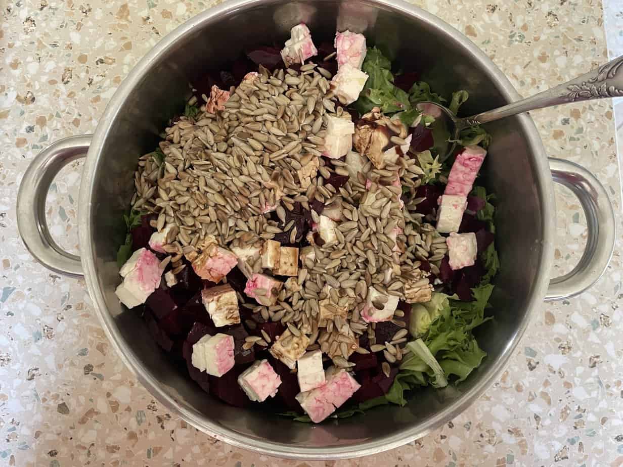 Quick beet salad with seeds.