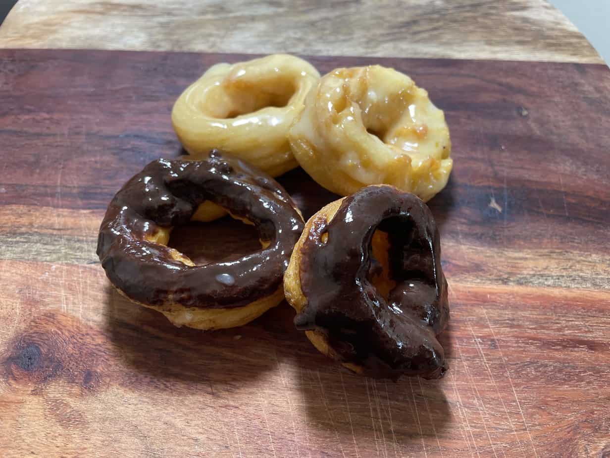 Glazed Polish nest donuts ready to serve.
