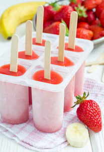 Beat-The-Heat-Ice-Cream-Floats-Frozen-Summer-Treats-To-Keep-You-Cool-image-7 strawberries and Banana ice-lollies-Frosted-Fusions