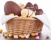 easter-eggs-travaganza-homemade-easter-egg-ice-cream-ideas-image-1-basket-full-of-chocolate-easter-eggs-with-mini-eggs-scattered-frosted-fusions