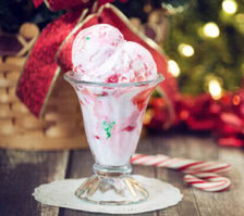 20-festive-winter-ice-cream-recipe-ideas-image-4-candy-cane-ice-cream-sundae-with-candy-canes-and-christmas-decor-frosted-fusions