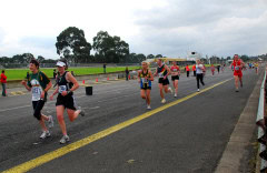 Sandown-Classic-2010_0302_2996x1952_6198996
