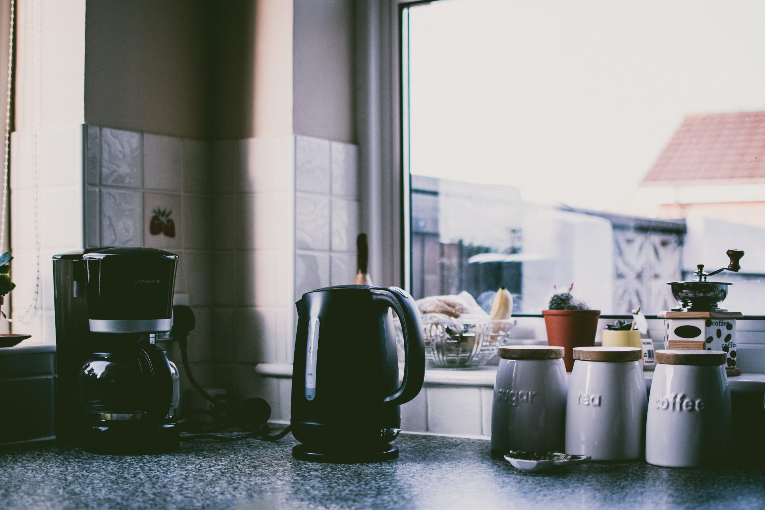 Aicok Electric Kettle: Perfect Tea Brewing Solution