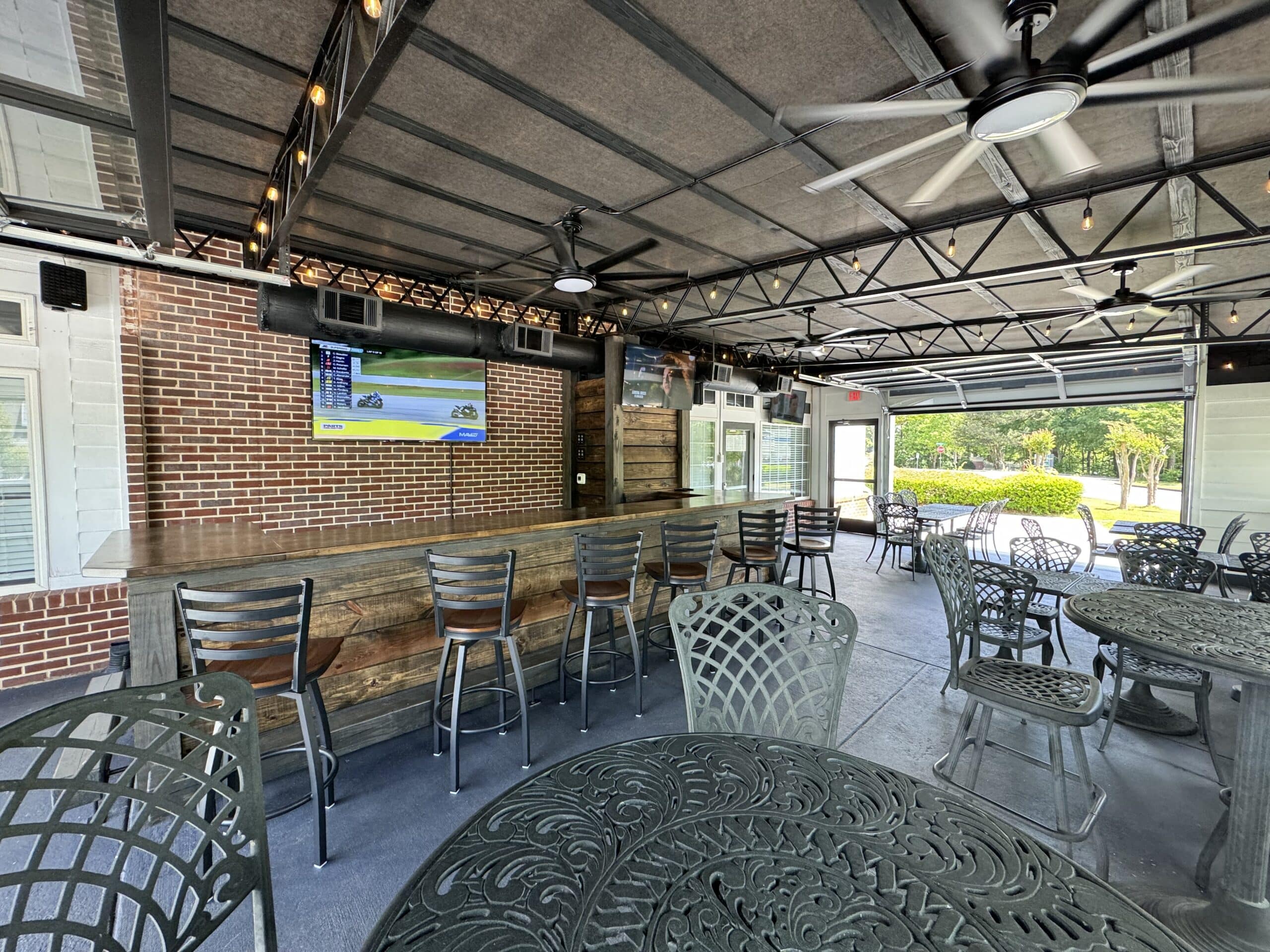 New patio and outdoor seating area constructed by MKG Creations at Partners II Pizza Summergrove in Newnan, GA.