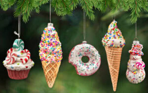 20-festive-winter-ice-cream-recipe-ideas-image-6-ice-creams-presented-as-baubles-hanging-in-christmas-tree-frosted-fusions