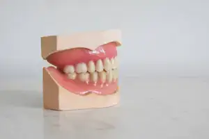 natural alternative to denture adhesive