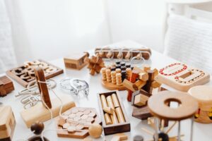 Divers jeux de société en bois pour adultes