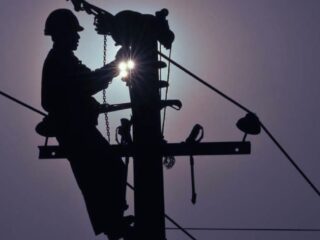 Enel informa corte de luz en ocho comunas de Santiago para este miércoles 20: Revisa horarios y sectores