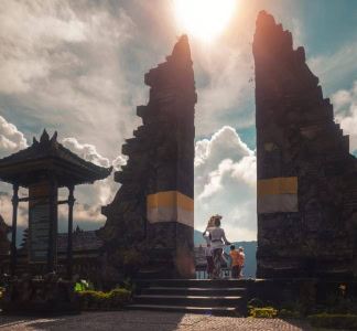 Entrance-to-the-Hindu-temple.-Bali-Indonesia--1024x784