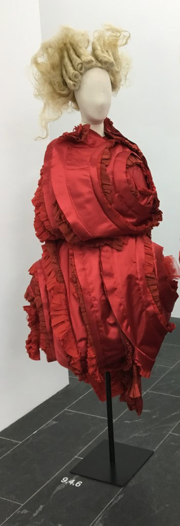Blood and Roses Printemps/été 2015 Haut et jupe en polyester de satin rouge et coton