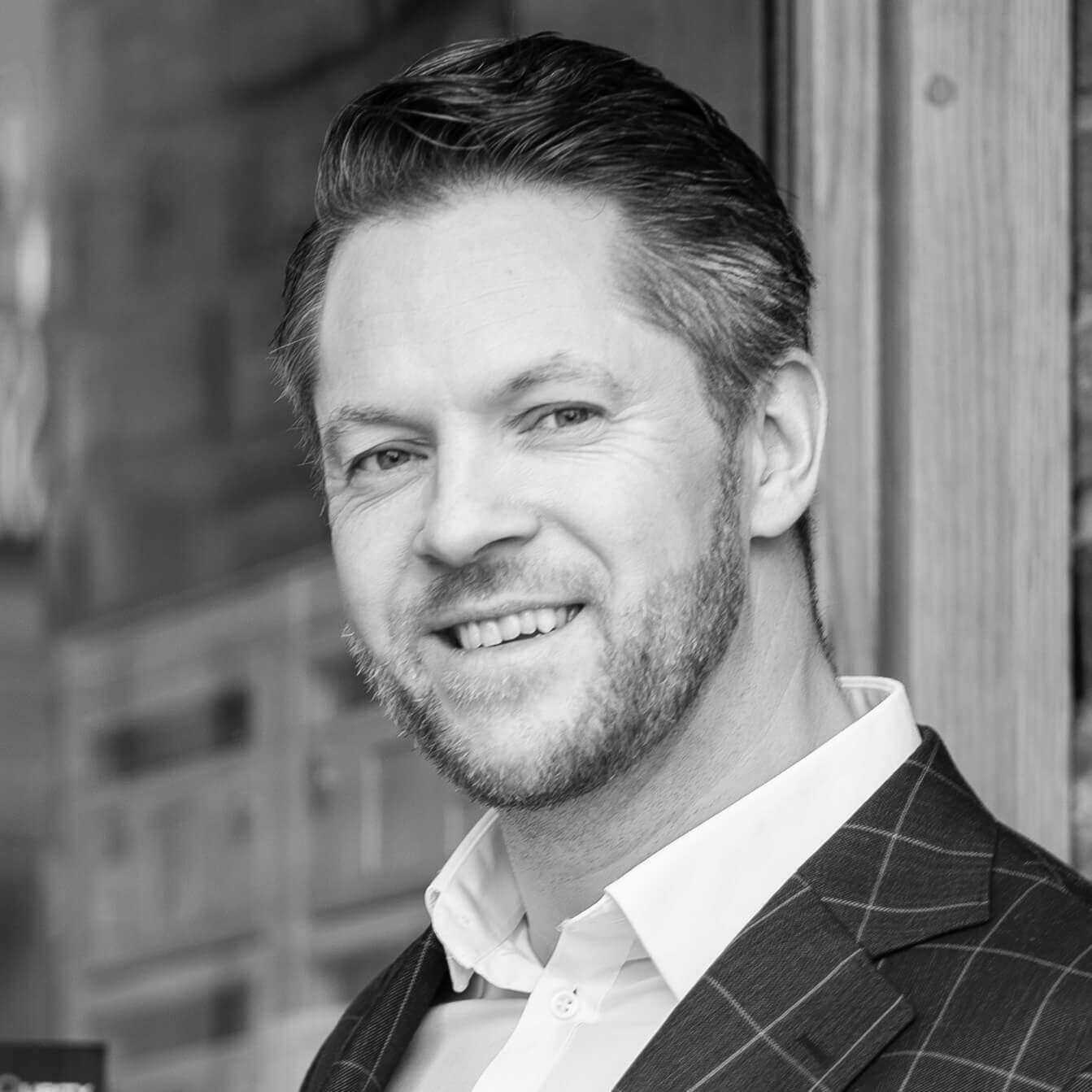 Om Intellipush 2 Thomas A. Wisur