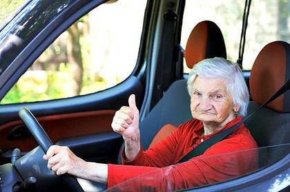 old_lady_driving