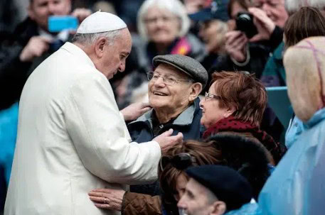 papa francisco valor vejez ancianos audiencia