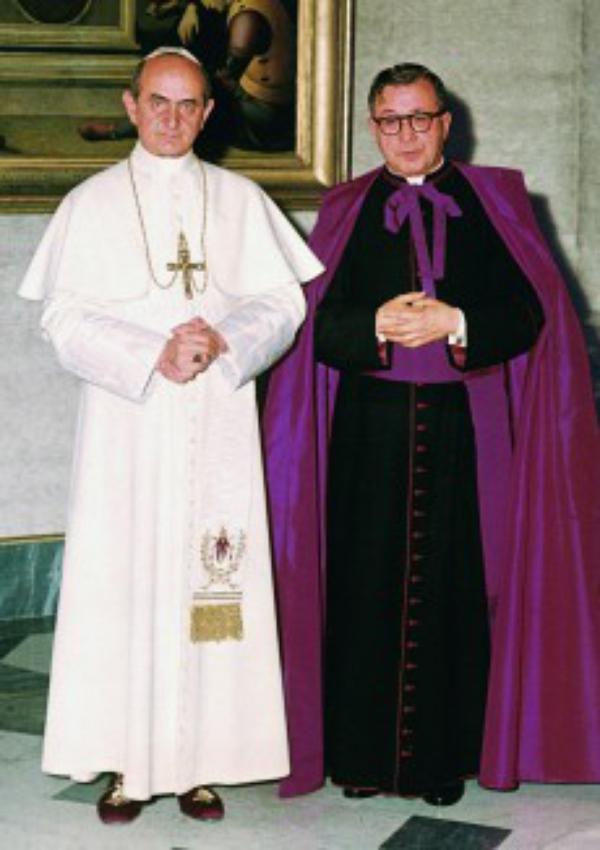 San- Pablo-VI-y-San-Josemaría-Escrivá Pablo VI me habló del Padre con admiración y me dijo que estaba convencido de que había sido un santo. Me confirmó que desde muchos años antes leía Camino a diario y que le hacía un gran bien a su alma