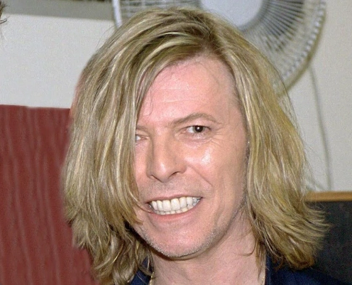 david bowie teeth iin 2000