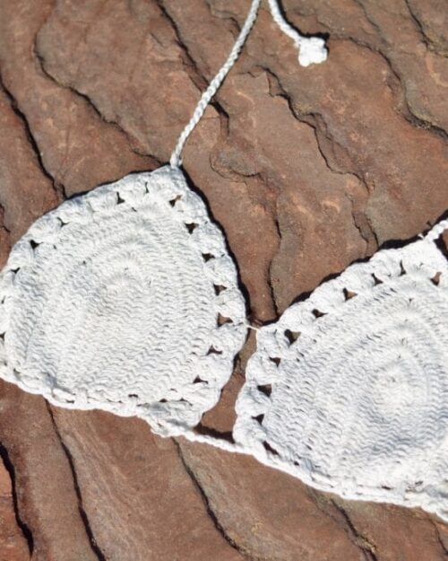 bikini-top-hippie-boho-gypsy-weiss-chrochet-häkel