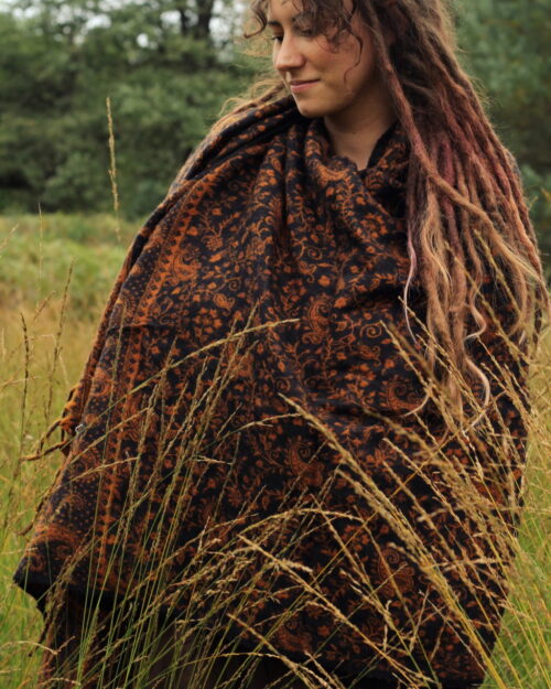 schal-paisley-poncho-yak-erdfarben