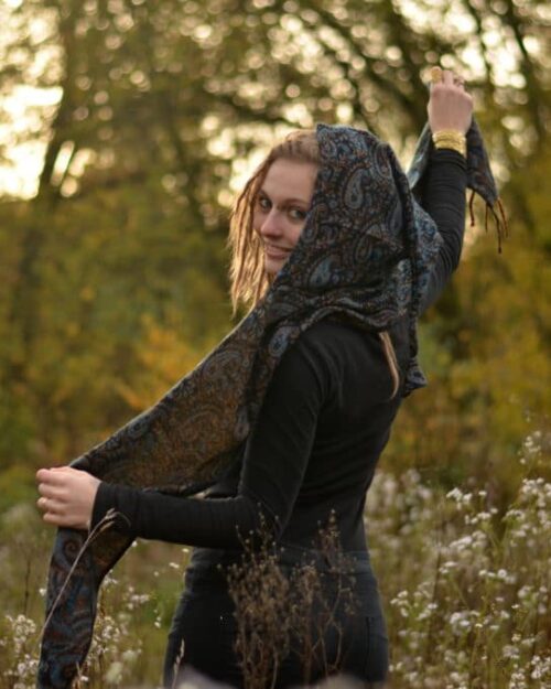 yak-schal-kapuze-hippie-paisley