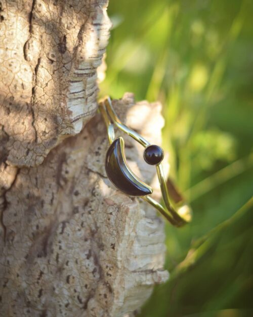 mond-schmuck-armreif-yoga-mode