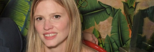 lara-stone-zobi-2020